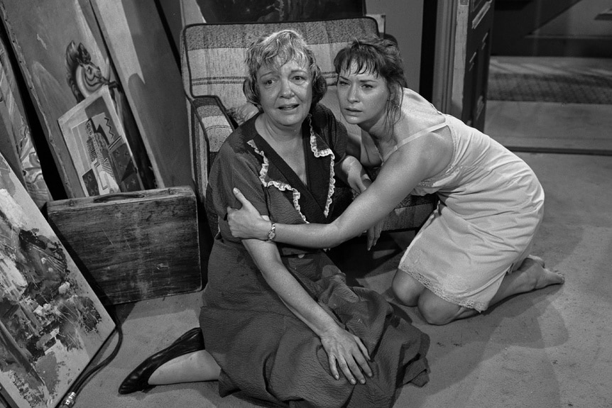 Norma (Lois Nettleton) holds Mrs. Bronson (Betty Garde) in The Twilight Zone Episode 310.