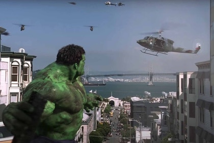 Hulk (Erik Bana) aims a brick at an approaching helicopter in Hulk (2003).